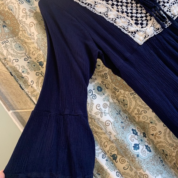 Women’s Dress - Picture 4 of 4